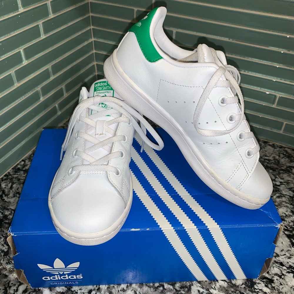 White/green Stan Smith Addidas sneakers, size 1.5 kids.